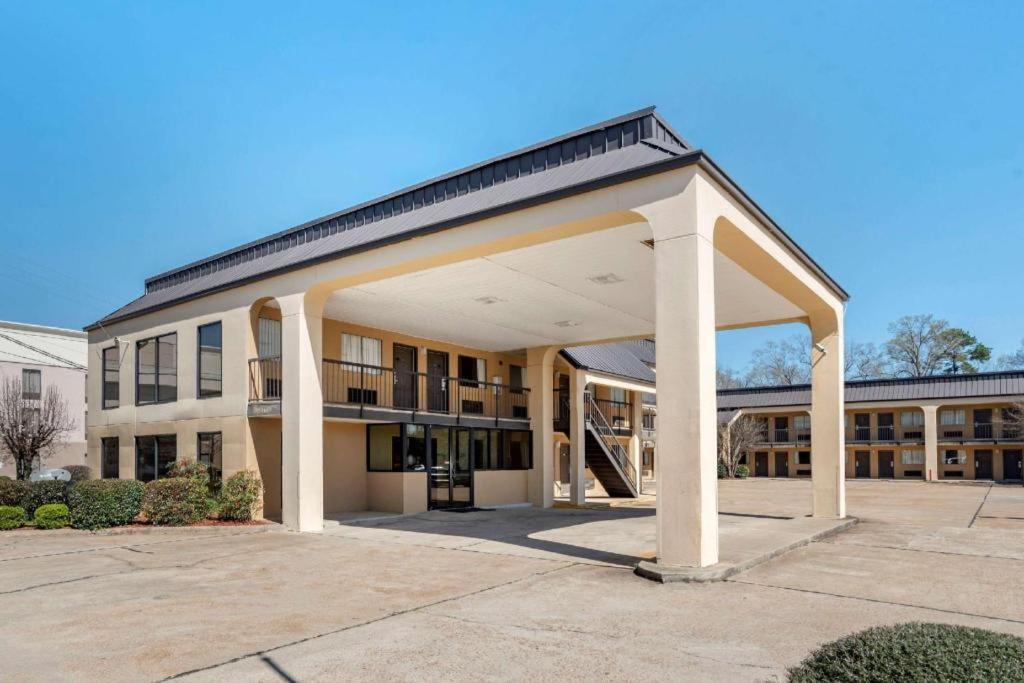 Econo Lodge Pearl Eksteriør billede