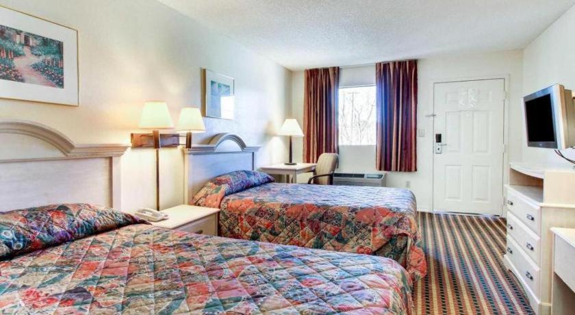 Econo Lodge Pearl Eksteriør billede