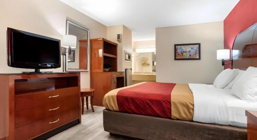 Econo Lodge Pearl Eksteriør billede