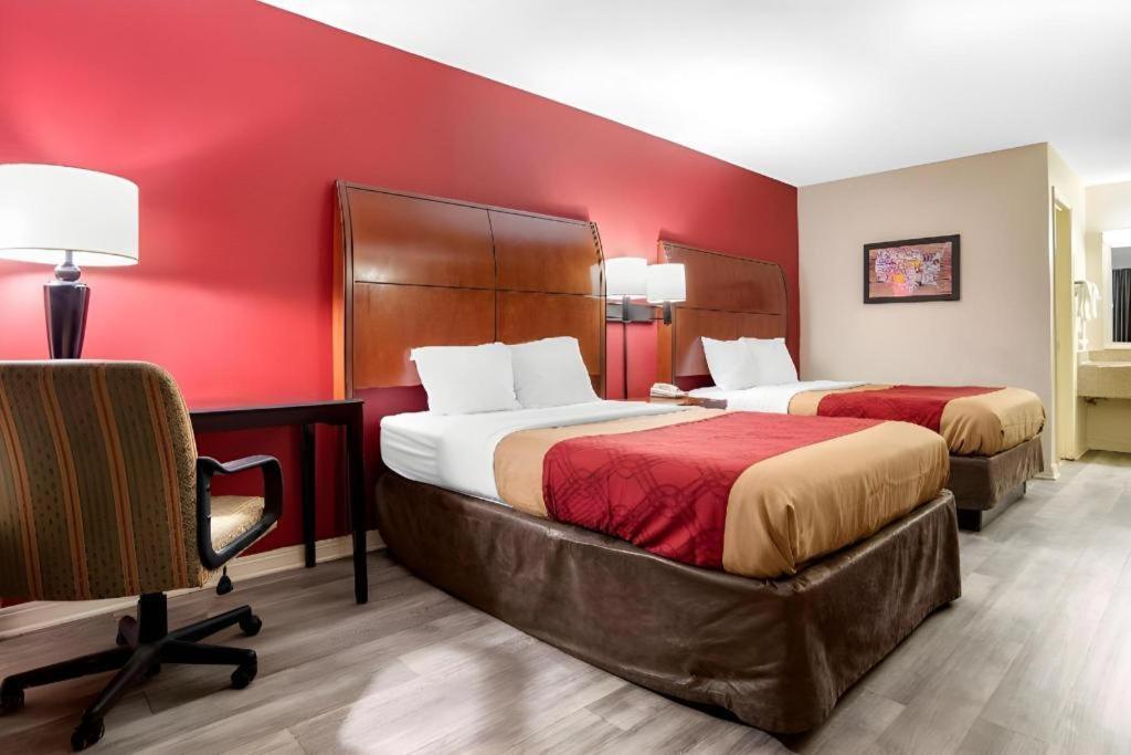 Econo Lodge Pearl Eksteriør billede