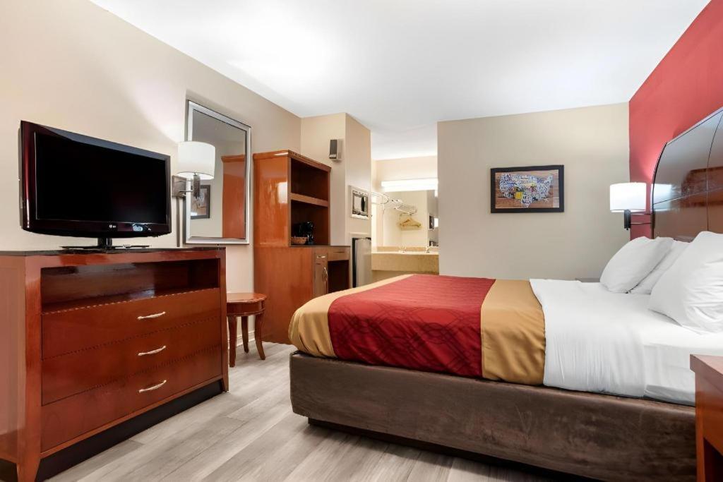 Econo Lodge Pearl Eksteriør billede