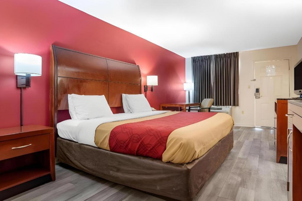 Econo Lodge Pearl Eksteriør billede