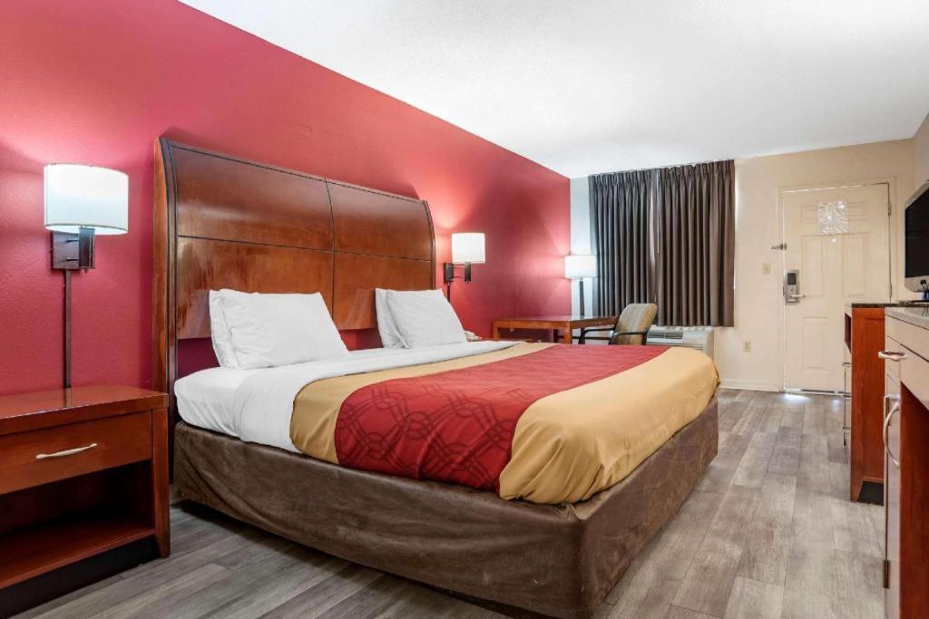 Econo Lodge Pearl Eksteriør billede